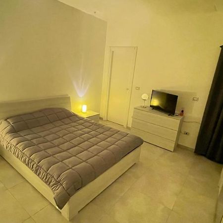 Al Quattordici Apartment บรินดิซิ ภายนอก รูปภาพ